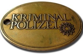 Kreispolizeibehörde Siegen-Wittgenstein: POL-SI: Dreister Hauseinbrecher sprüht heimkehrenden Mieter mit Reizgas ein