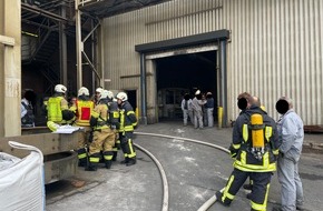 Feuerwehr Mettmann: FW Mettmann: Feuer in Gewerbebetrieb