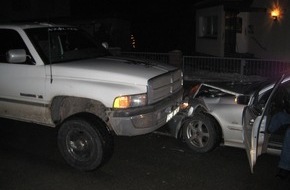 Polizeiinspektion Hameln-Pyrmont/Holzminden: POL-HOL: Fürstenberg - LK Holzminden: "Sturzbetrunken" Unfall verursacht - 57jähriger Mann "pustete" 3,24 Promille -
