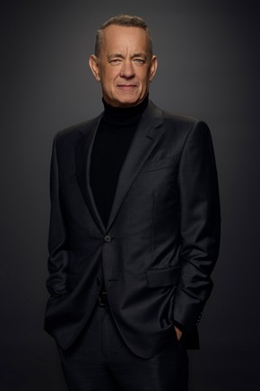 Tom Hanks erz&auml;hlt die Geschichte des Zweiten Weltkriegs: Neue umfassende Doku-Serie des HISTORY Channels startet am 26. Mai im deutschsprachigen Raum