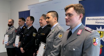 Bundespolizeidirektion Hannover: BPOLD-H: Bundespolizeidirektion Hannover spricht Dank an couragierte Soldaten aus
