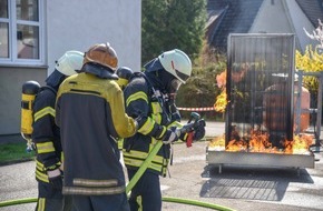 Feuerwehr Lennestadt: FW-OE: Gasflammen eingefangen - Heissausbildung bei der Feuerwehr Lennestadt
