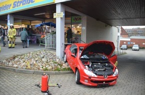 Polizeiinspektion Stade: POL-STD: 82-jährige Autofahrerin fährt in Stade in Supermarktschaufenster