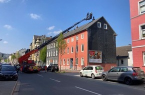 Feuerwehr Gevelsberg: FW-EN: Feuerwehr sichert Landung von Rettungshubschrauber ab