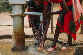 22 March Is World Water Day: Cotton made in Africa Supports Human Right to Water Through Wells, Training, and Water Filters