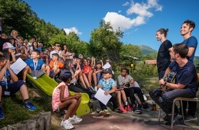 Schweizerisches Rotes Kreuz / Croix-Rouge Suisse: Una settimana di vacanze per bambini profughi