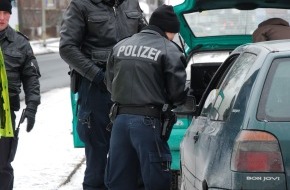 Polizeidirektion Göttingen: POL-GOE: (877/2010) Länderübergreifende Alkohol- und Drogenkontrolle - Verfügungseinheit und Bereitschaftspolizei kontrollieren in Göttingen 173 Fahrzeuge
