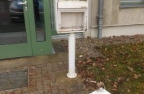 Polizeiinspektion Neubrandenburg: POL-NB: Sachbeschädigung am Briefkasten der Polizeistation Malchow