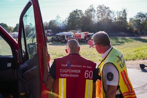 Feuerwehr MTK: Vegetationsbrand in Hattersheim nach rund 18 Stunden beendet - Brandwache musste in der Nacht weitere Brandnester ablöschen