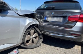Polizei Mettmann: POL-ME: Verkehrsunfall mit hohem Sachschaden - 2607082