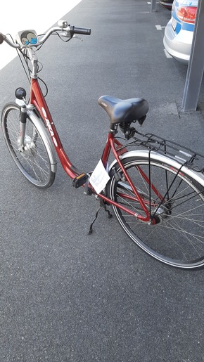 Kreispolizeibehörde Kleve: POL-KLE: Kleve - Besitzer gesucht: Wem gehört das E-Bike auf dem Foto?