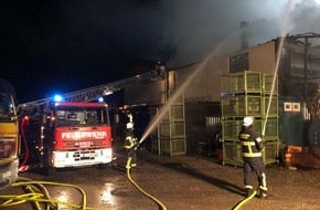 Kreisfeuerwehrverband Bodenseekreis e. V.: KFV Bodenseekreis: Brand einer Lagerhalle verursacht Millionenschaden
