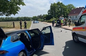 Polizeipräsidium Rostock: POL-HRO: Mehrere verletzte Personen bei Zusammenstoß zweier PKW in Hagenow-Heide, darunter auch eine Fußgängerin