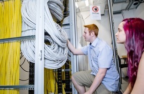 Universität Osnabrück: Neues Projekt an der Universität Osnabrück untersucht Möglichkeiten der Energieeinsparung in der Telekommunikation