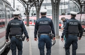 Bundespolizeidirektion Sankt Augustin: BPOL NRW: Tritte gegen den Kopf: Bundespolizei beendet gemeinschaftliche Körperverletzung