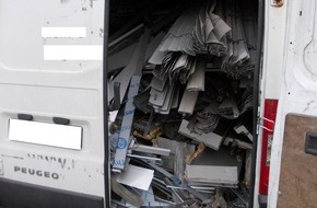 Polizei Minden-Lübbecke: POL-MI: Polizei stoppt Klein-Lkw mit Altmetall: Beamten vermuten Metalldiebstahl