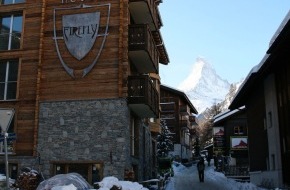 Hotel Firefly: Mit dem Firefly eröffnet Zermatts erstes Minergie-Hotel, das zukunftsweisende Impulse für nachhaltigen Tourismus auf höchstem Niveau gibt