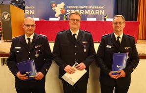 FW-Stormarn: Jahreshauptversammlung: Clemens Tismer mit dem deutschen Feuerwehr-Ehrenkreuz in Gold ausgezeichnet