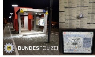 Bundespolizeidirektion Sankt Augustin: BPOL NRW: Vandalismus am Bahnhof Ründeroth: Bundespolizei sucht Zeugen!