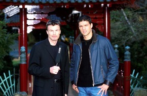 SAT.1: Michael Ballack in "ran - WM-Fieber 2002": "Bayern ist das Non Plus Ultra in Europa" / Stefan Effenberg zu Gast in "ran" am Sonntag