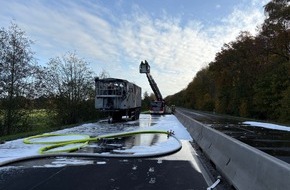 Polizeiinspektion Delmenhorst / Oldenburg - Land / Wesermarsch: POL-DEL: Autobahnpolizei Ahlhorn: Brand eines Sattelaufliegers auf der Bundesstraße 75 +++ Vollsperrung der Bundesstraße in beide Richtungen
