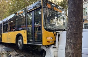 Feuerwehr Dresden: FW Dresden: Schwerer Verkehrsunfall mit zahlreichen Verletzten