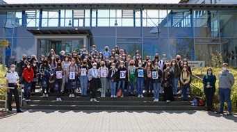 Polizeipräsidium Osthessen: POL-OH: Staunende Gesichter beim Girls'Day im Polizeipräsidium Osthessen