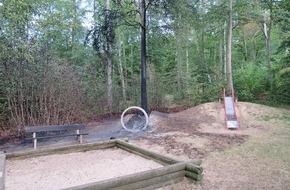 Kreispolizeibehörde Märkischer Kreis: POL-MK: Brand auf Spielplatz