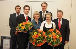 CEWE Stiftung & Co. KGaA: CeWe Color ehrt Azubis mit Heinz-Neumüller-Preis (Mit Bild) / Jahrgangsbeste der Landesberufsschule Photo+Medienforum Kiel ausgezeichnet