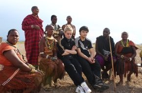 Kabel Eins: Hyänen statt Hasch - deutsche Teenies in Tansania: "Die strengsten Eltern der Welt" am 22.5.2012 um 20.15 Uhr bei kabel eins (BILD)
