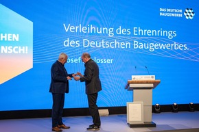 Josef Schlosser erhält Ehrenring des Deutschen Baugewerbes