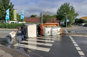 Polizeiinspektion Heidekreis: POL-HK: Hodenhagen: Reinigungsfahrzeug kippt um (FOTO); Neuenkirchen/Schneverdingen: Alkoholisierte E-Scooter-Fahrer; Walsrode: Schwerer Verkehrsunfall