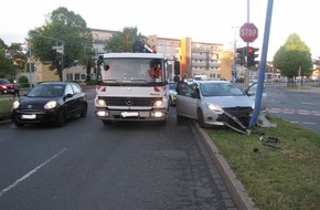 Polizei Mettmann: POL-ME: Ein Verletzter und hoher Sachschaden - Velbert - 1905050