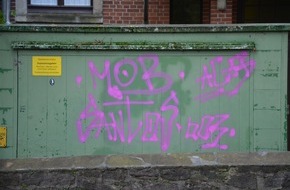 Kreispolizeibehörde Herford: POL-HF: Sachbeschädigung durch Farbschmierereien - Unbekannte sprühen eine Vielzahl von Graffitis