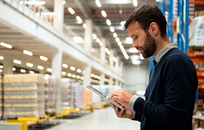 Reply Deutschland SE: Fraunhofer IML bestätigt erneut Leistungsfähigkeit von LEA Reply™ – KI-Assistenten setzen neue Maßstäbe in der Lagerverwaltung