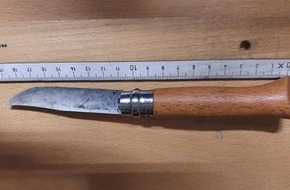 Bundespolizeiinspektion Flensburg: BPOL-FL: Bundespolizisten stellen Messer bei Flaschensammler im Zug sicher