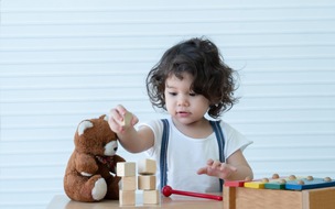 Verbraucherzentrale Nordrhein-Westfalen e.V.: Gebrauchtes Spielzeug: Was ist noch für Kinder geeignet?