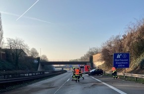 Feuerwehr Oberhausen: FW-OB: PKW-Unfall am Morgen führte zu kurzzeitiger Vollsperrung der BAB 516 in Fahrtrichtung Oberhausen Zentrum