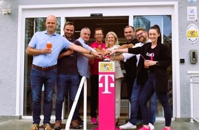 Deutsche Telekom AG: Aus eigener Kraft: Telekom schließt 400. Kommune in Bayern ans Glasfasernetz an