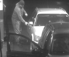 LKA-SH: Polizeiliche Fahndung nach Geldautomaten-Sprenger erneut bei Aktenzeichen XY 
Neue Fotos des Tatverdächtigen