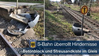 Bundespolizeidirektion München: Bundespolizeidirektion München: Hindernisse im Gleisbereich - Betonblock und Streusandkiste am Haltepunkt Wächterhof