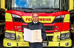 Feuerwehr Ratingen: FW Ratingen: Ausbildung beendet - erst Notfallsanitäter, dann Brandmeister