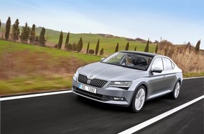 Skoda Auto Deutschland GmbH: Technik, die begeistert: Neuer SKODA Superb mit innovativen Assistenzsystemen für mehr Sicherheit und mehr Komfort (FOTO)