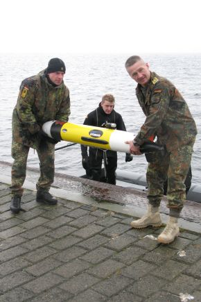 Deutsche Marine - Pressemeldung: Minentaucher erproben neuartige Tauchdrohne