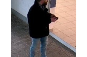 Landespolizeiinspektion Saalfeld: LPI-SLF: Diebstahl eines iPhones - Wer erkennt diesen Mann?