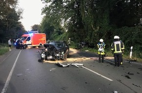 Feuerwehr Bochum: FW-BO: Verkehrsunfall in Bochum Eppendorf