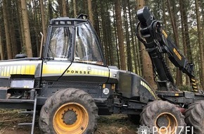 Polizeipräsidium Westpfalz: POL-PPWP: Diebstahl aus Holzernte-Maschine