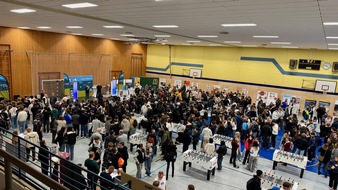 3 Plus Solutions GmbH & Co. KG: Großes Interesse bei „Karriere-Kick“ in Lebach: Über 800 Schüler erkunden ihre berufliche Zukunft