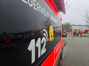 FW-RD: Düngemittel verursacht ein Gefahrgut Einsatz auf einen Wertstoffhof in Osterrönfeld