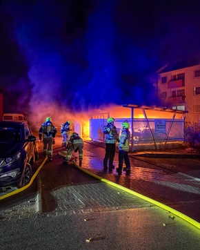 FW-DT: Einsatzreicher Jahreswechsel f&uuml;r die Feuerwehr Detmold